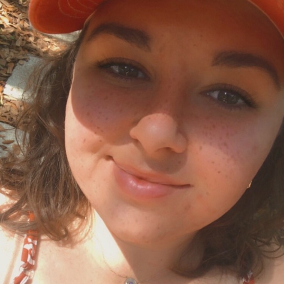 Meet your Posher, Molly - Picture 1 of 1